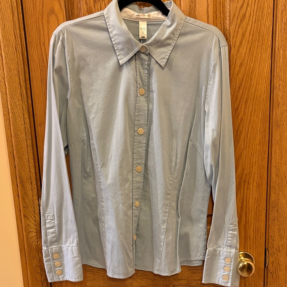 Old Navy Light Blue Women's Button-Down Shirt Vintage